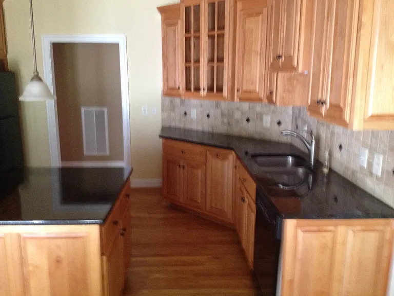 116 Marion — Photo 3