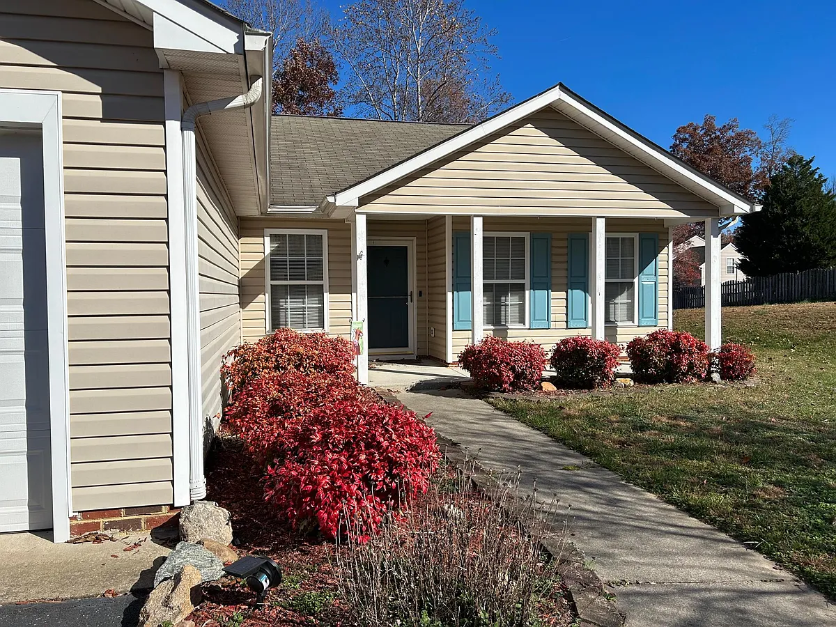 Building Photo - 7631 Fern Hollow Dr