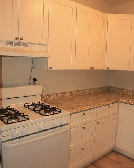 1139 N Mayfair Ave #5 — Photo 3