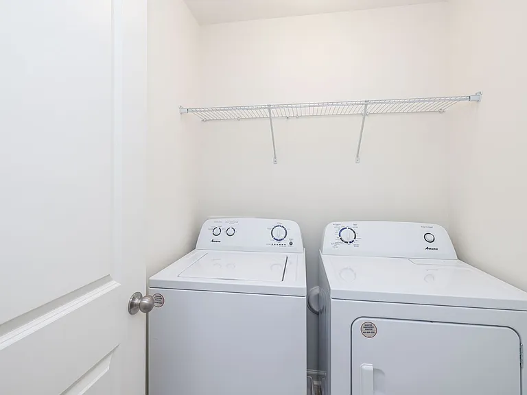 436 Kinnerton Pl — Photo 21