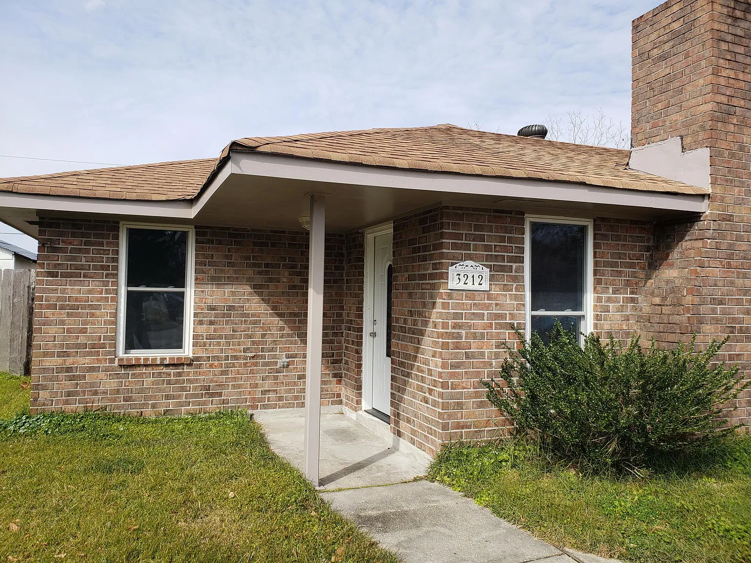 3 bed, 1251 sqft, $1,800 — Photo 2