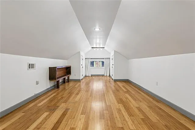 3417 Iberville St — Photo 11