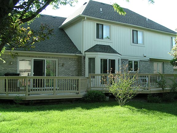 560 SF Two level wood deck