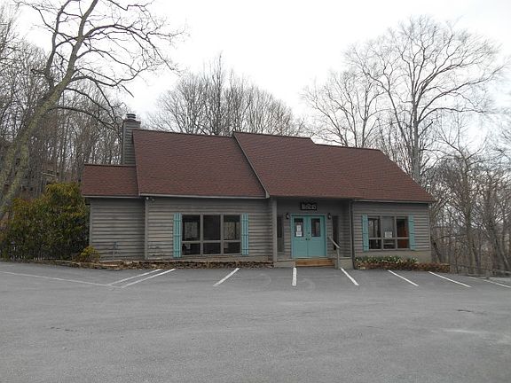 2nd image of 120 The Branches Ln