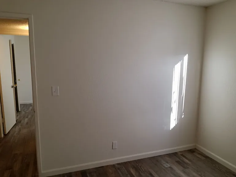 Princeton Place Apartments — Photo 31