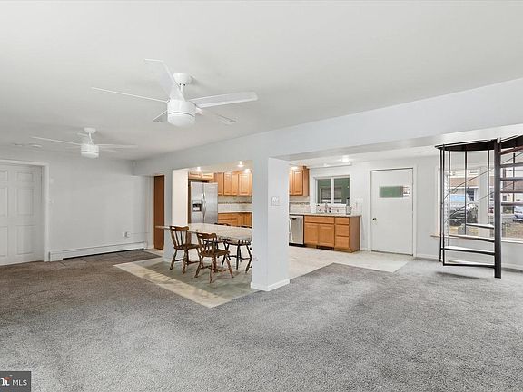 4th image of 337 Main St