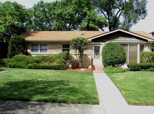 5738 Lyons St, Morton Grove, IL 60053