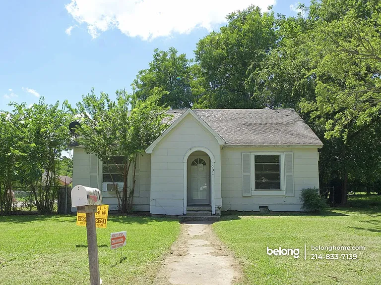 901 N Howeth St — Photo 2
