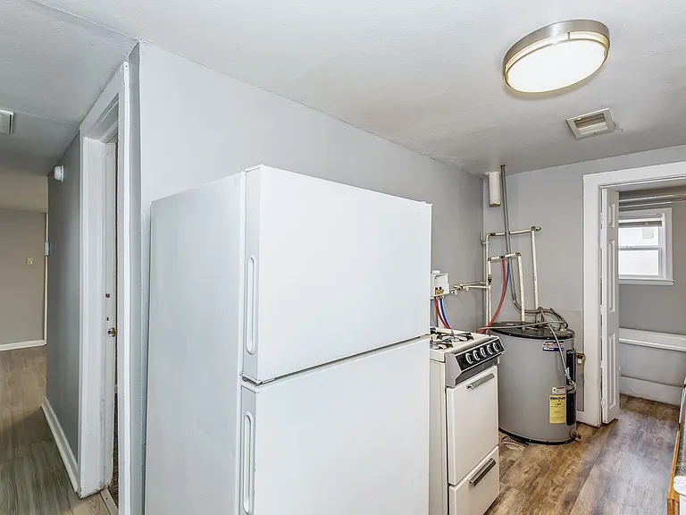 1835 S Exchange Pl — Photo 5