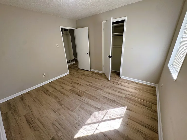 961 N Perkins Rd — Photo 10