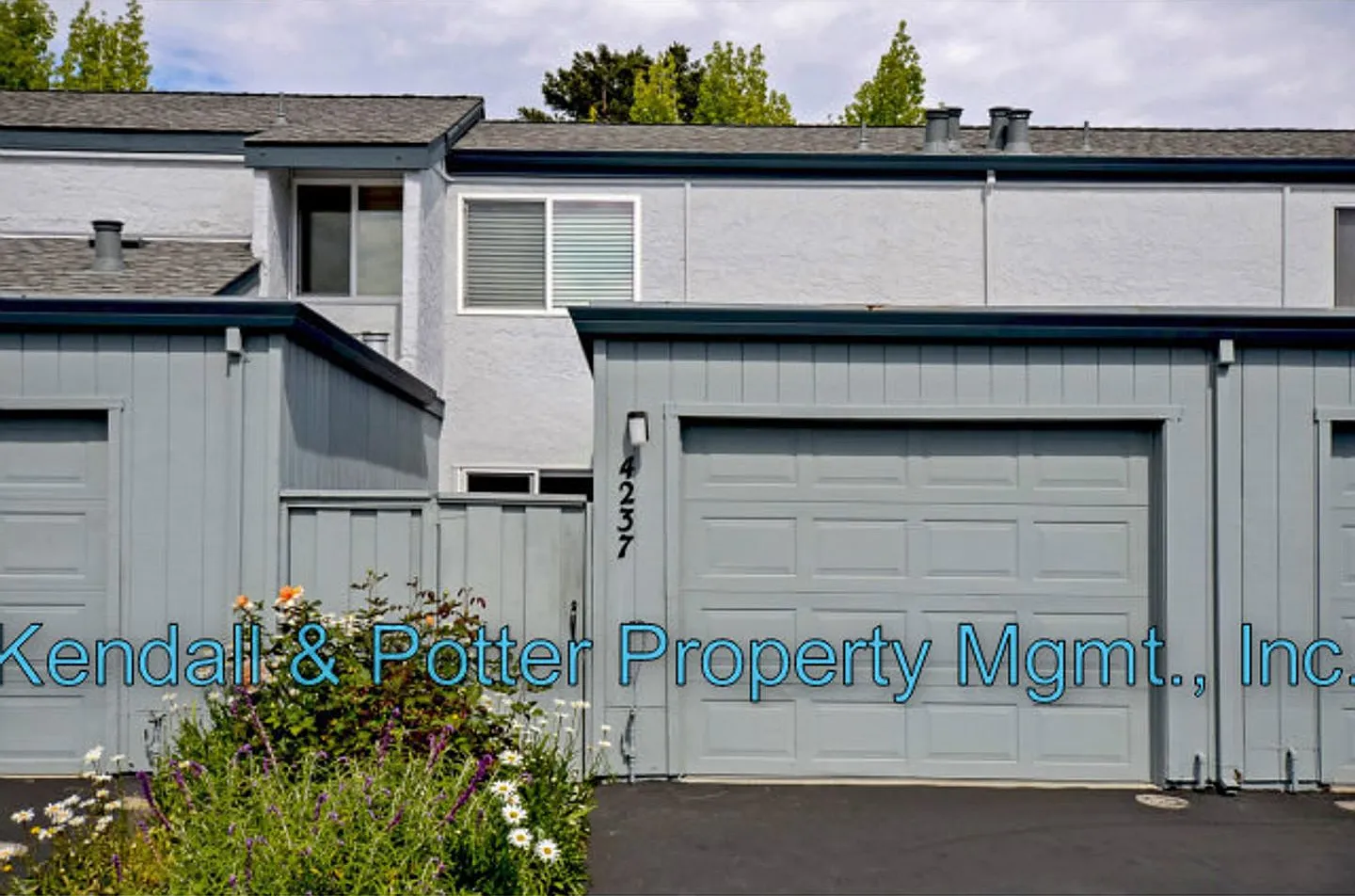 Updated 2BD/1.5BA Condo in Capitola — Photo 1