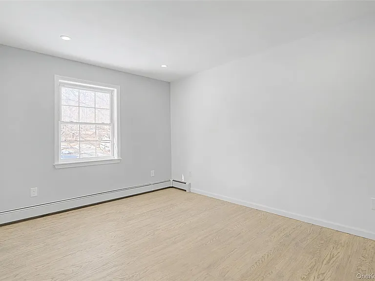 25 Clinton St — Photo 24