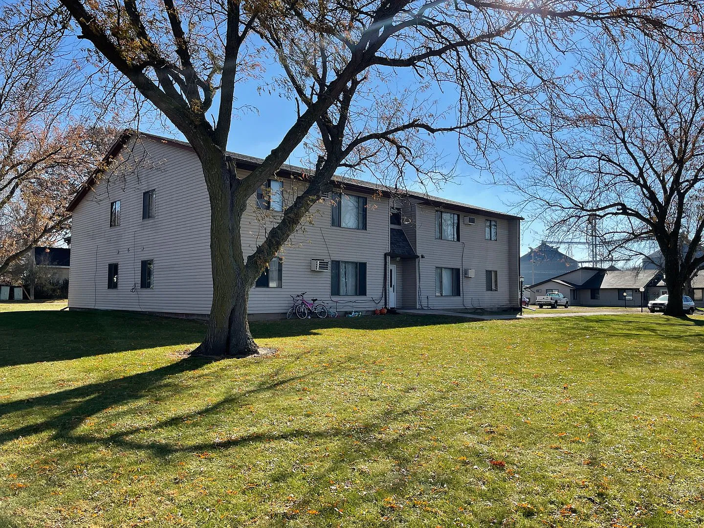 210 W Center St — Photo 1