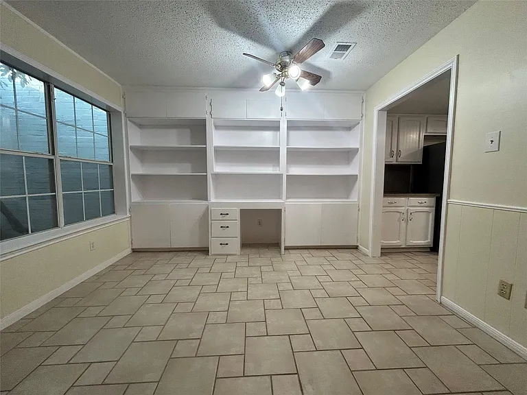 2456 Country Club Dr — Photo 11