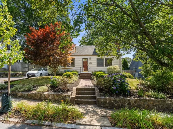 8 Linden Ave, Salem, MA 01970