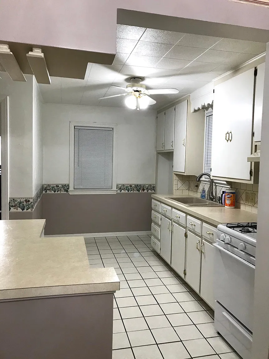 11901 Brighton Ave photo 1