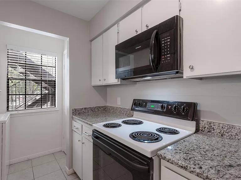 2401 Sycamore Ave #C2 — Photo 13