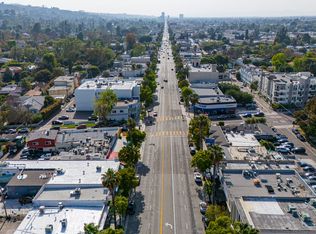 13350 Ventura Blvd, Sherman Oaks, CA 91423