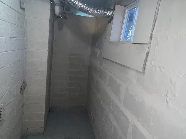 608 W Monroe St — Photo 30