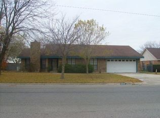 1009 San Jacinto St, Lockhart, TX 78644