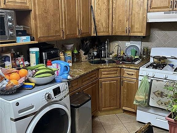 4th image of 2135 Crotona Ave #2B