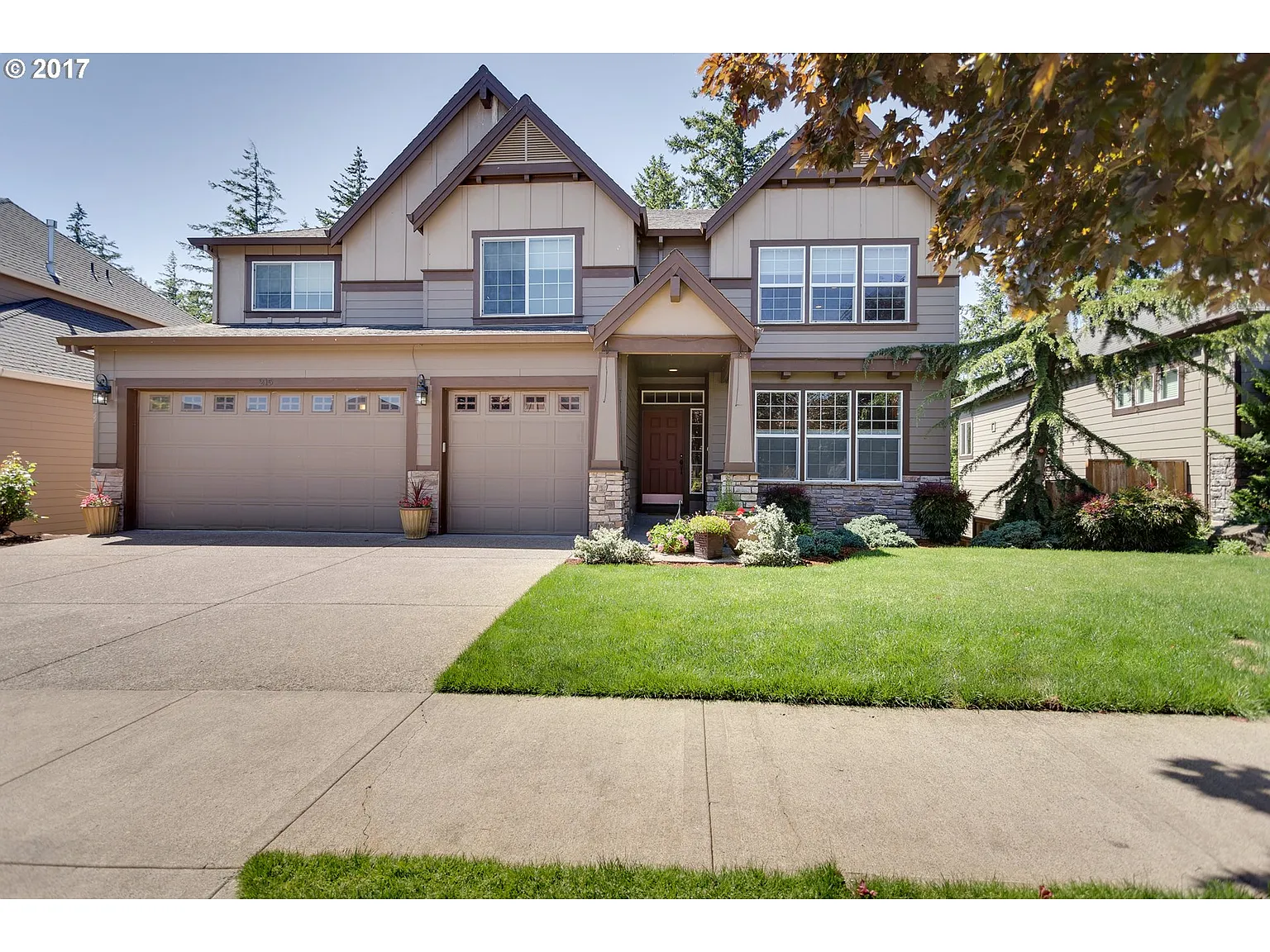215 Greenlink Way photo 1