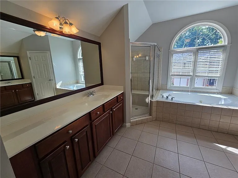 624 Maple Grove Way — Photo 14