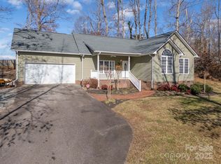 182 Hutchins Dr, Rutherfordton, NC 28139