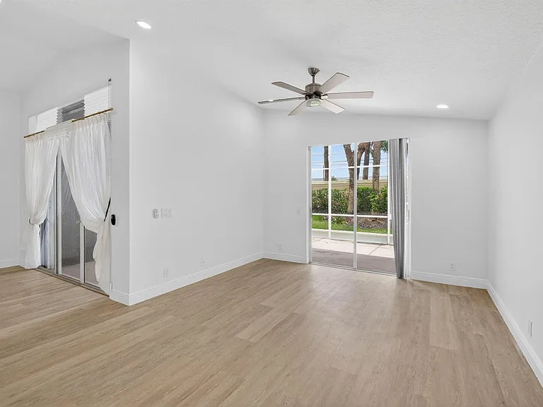 11728 Dove Hollow Ave — Photo 37