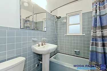Rented by Moda Realty