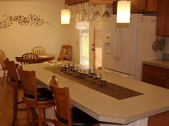 Open kitchen/dining area