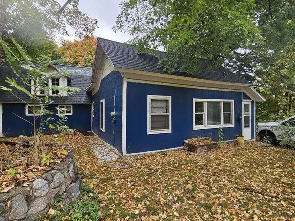 310 1st St, Shelby, MI 49455