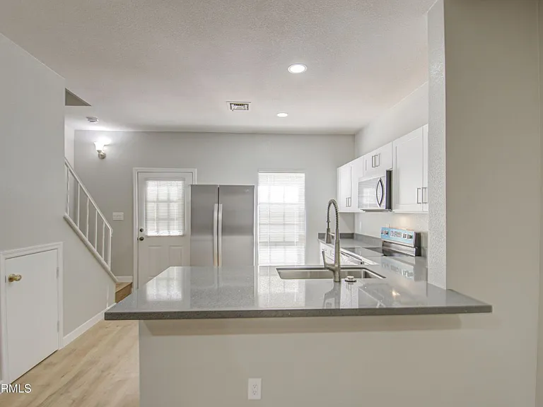1600 N Saba St #169 — Photo 13