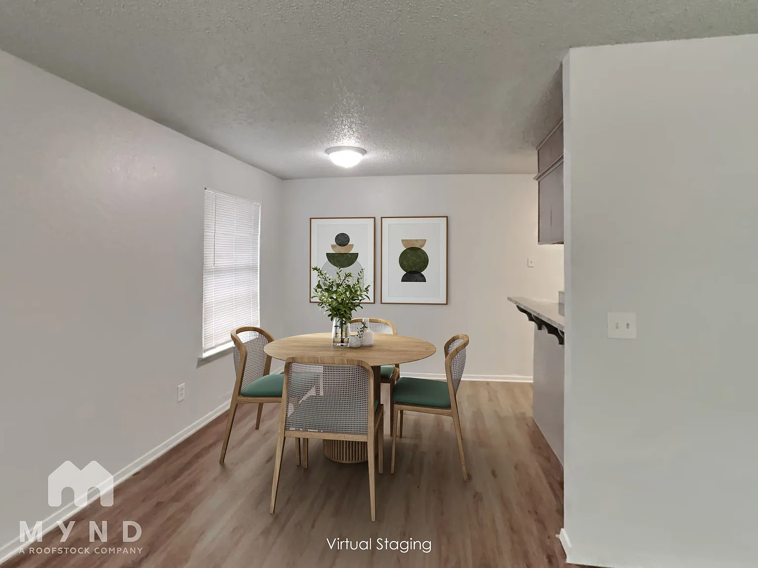 2 bed, 1.5 bath, 976 sqft, $1,449 — Photo 3