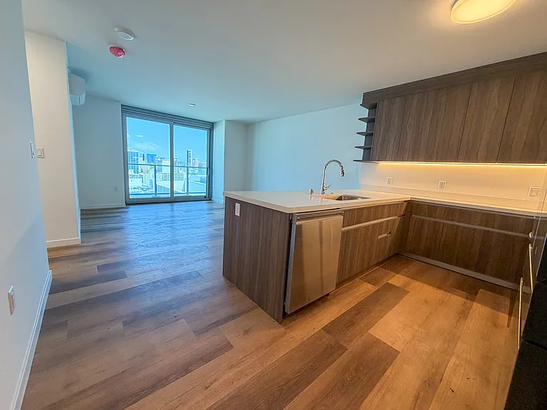 1500 Rycroft St #1400 — Photo 1