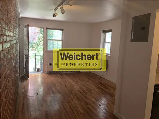 Rented by Weichert Manhattan Midtown | media 27