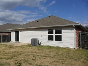 2nd image of 5533 Hunters Bend Ln #L