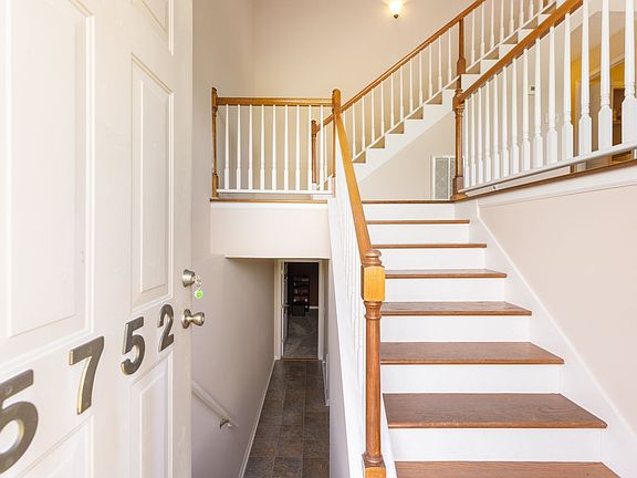 4th image of 5752 Amalie Dr