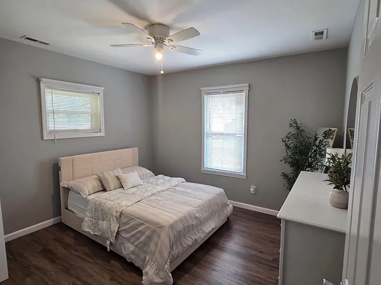 3901 Garland Ave — Photo 2