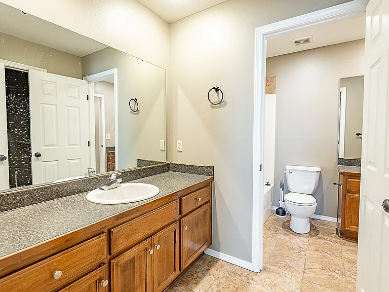 1332 S Lexington Ave — Photo 31