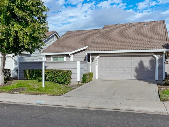 2229 Chelmsford Dr, Modesto, CA 95356
