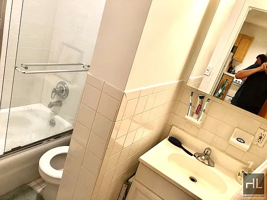 Rented by Highline Residential | media 16