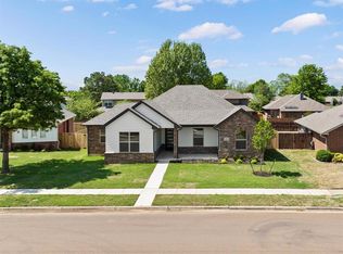 2812 Astor Dr, Norman, OK 73072