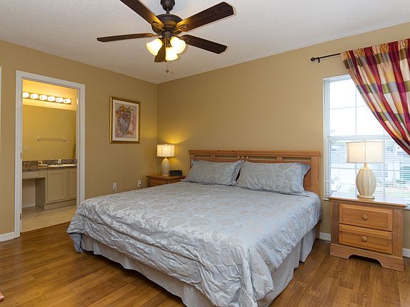 4th image of 1047 Lake Berkley Dr