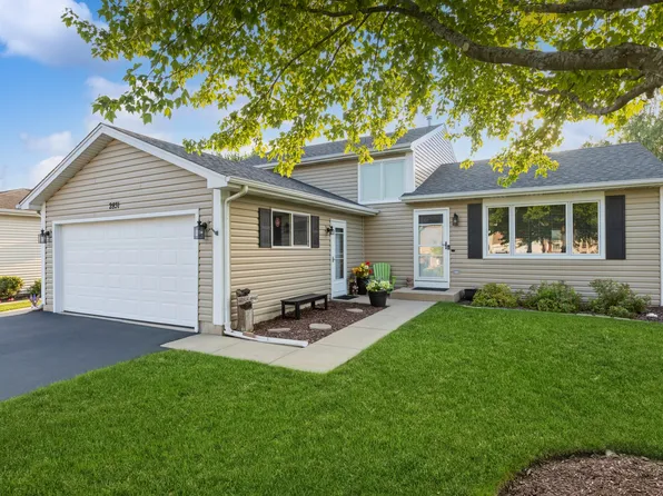 2831 Briarcliff Ln, Lake In The Hills, IL 60156