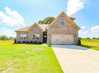 15404 Grayson Cir, Athens, AL 35611