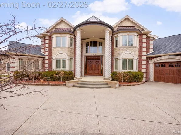 6616 Fairwood Dr, Dearborn Heights, MI 48127