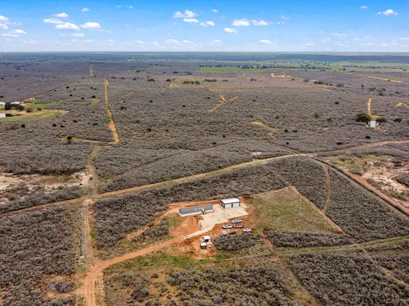 474 County Road 661, Devine, TX 78016