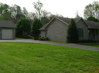 802 Hunters Crossing Ln, Springfield, TN 37172