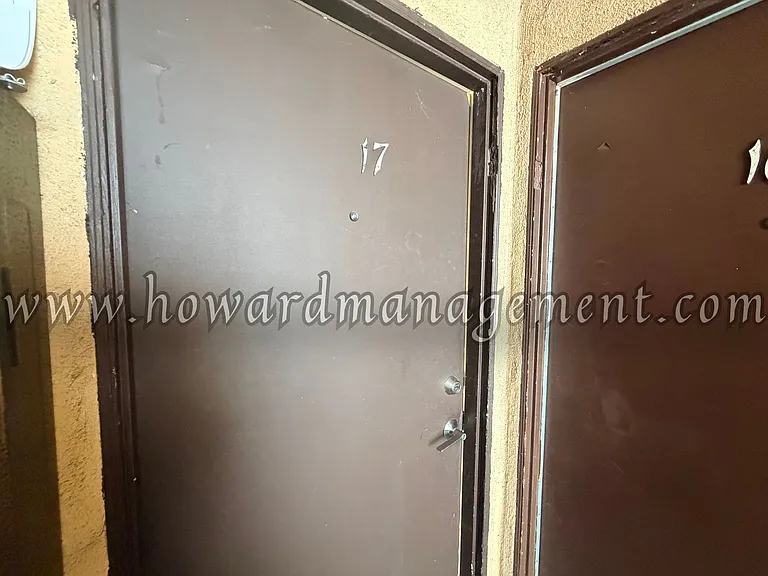 04256LI — Photo 30